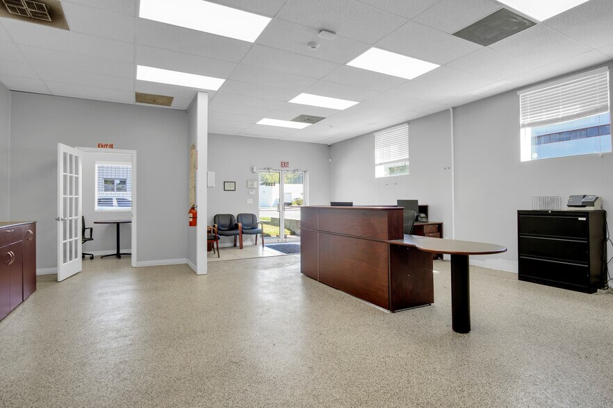 More Photos Of 1180 S Cameron St, Harrisburg Light Manufacturing For Sale