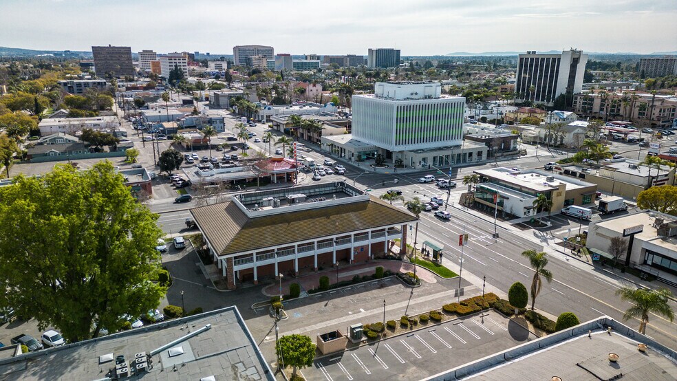 More Photos Of 1701 N Main St, Santa Ana Office For Sale