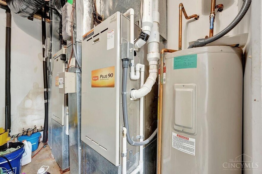 More Photos Of 10456 Pippin Rd, Cincinnati Office For Sale