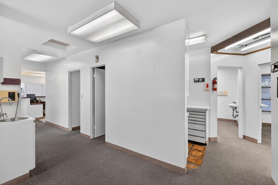 More Photos Of 249 E Redondo Ave, Long Beach Medical For Sale