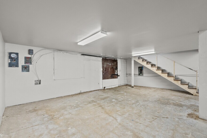 More Photos Of 6004 W Pico Blvd, Los Angeles Storefront For Lease