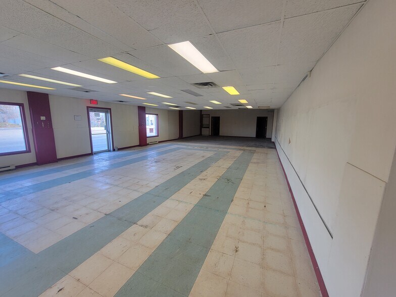 More Photos Of 3845 15th Av, Prince George Office For Lease