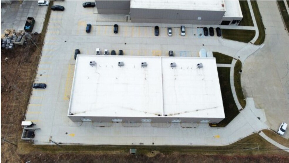 More Photos Of 15818-15874 Claire Ct, Macomb Warehouse For Lease
