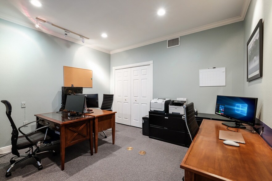 More Photos Of 13003 Jones Maltsberger Rd, San Antonio Loft Creative Space For Lease