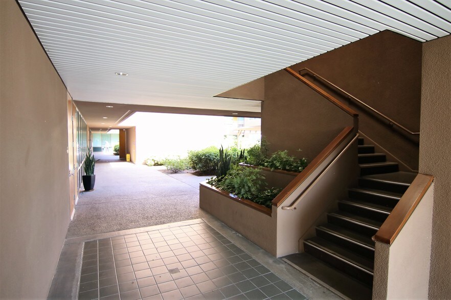 More Photos Of 9888 Carroll Centre Rd, San Diego Office For Sale