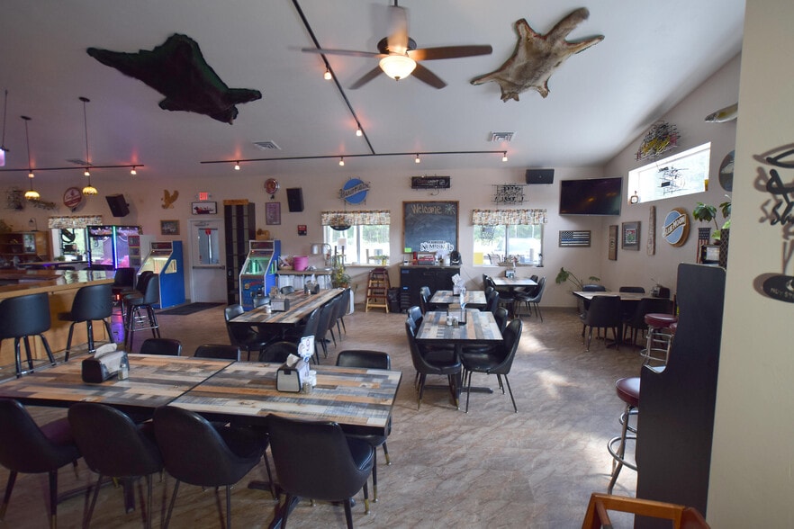 More Photos Of N7625 Parkway Rd, Crivitz Restaurant For Sale