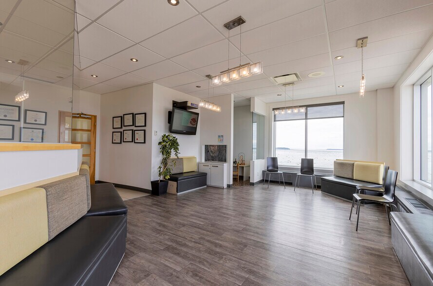 More Photos Of 320 Rue Saint-Germain E, Rimouski Office For Lease