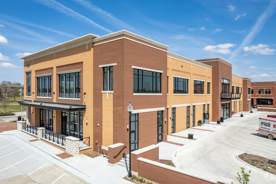 More Photos Of 643 Fallbrook Blvd, Lincoln General Retail For Lease