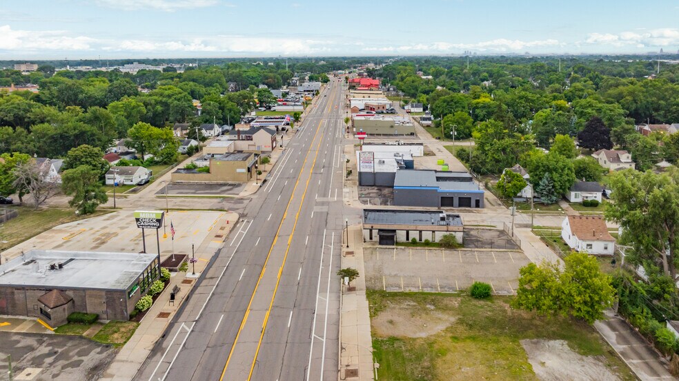More Photos Of 21511 Van Dyke Ave, Warren Bank For Sale