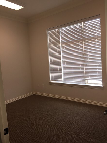 More Photos Of 8951 Collin McKinney Pky, McKinney Medical For Sale
