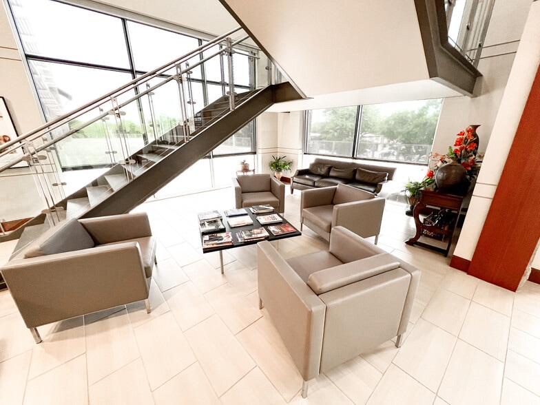 More Photos Of 6401 Holiday Hill Rd, Midland Office For Lease