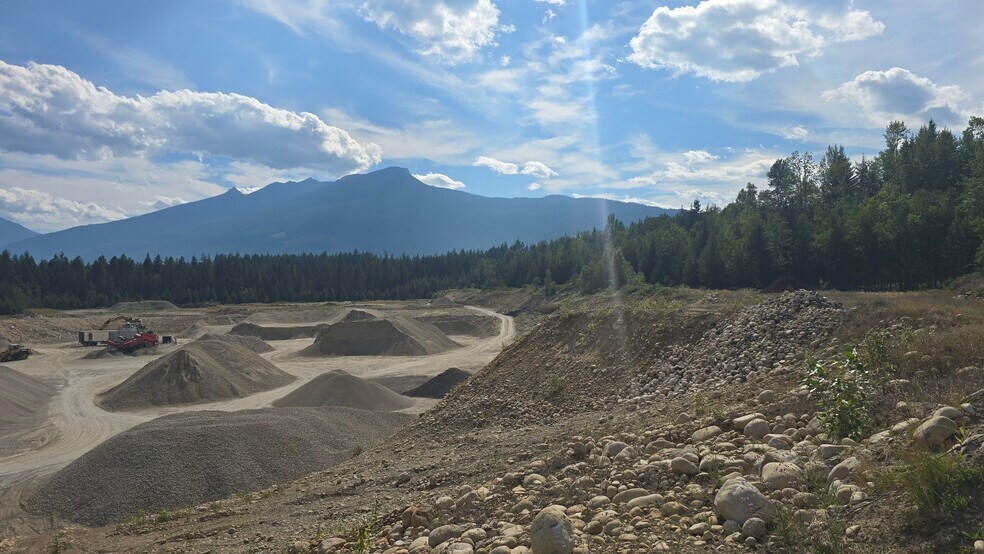 More Photos Of 1500 Hot Springs Rd, Nakusp Industrial For Sale