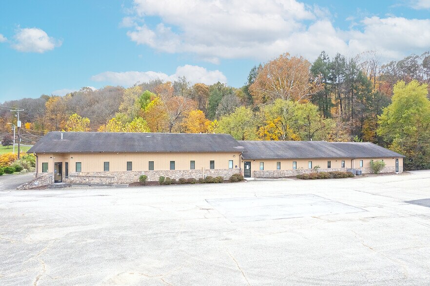 Primary Photo Of 1600 Wildlife Lodge Rd, Lower Burrell Medical For Lease