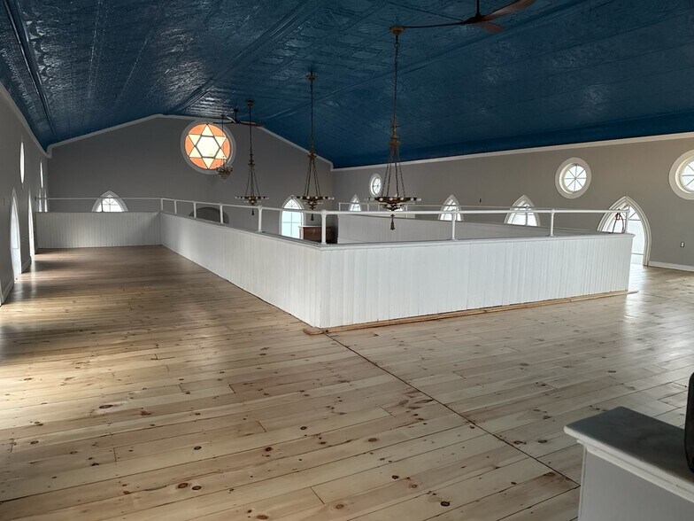 More Photos Of 168 Archibald St, Burlington Storefront Retail Office For Lease