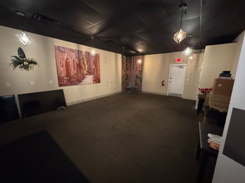 More Photos Of 14799-14833 Lebanon Rd, Old Hickory Freestanding For Lease