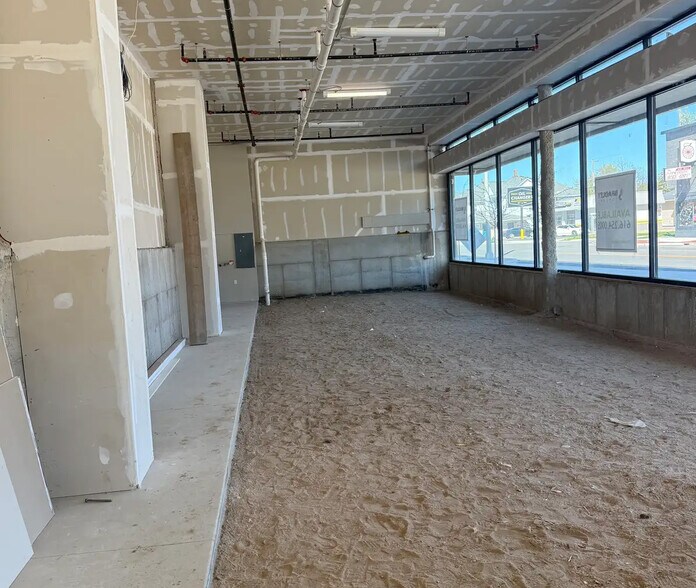 More Photos Of 900 Leonard St NW, Grand Rapids Apartments For Lease