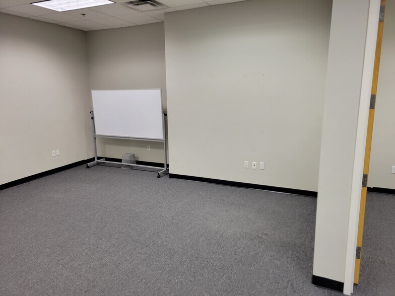 More Photos Of 1959 S Val Vista Dr, Mesa Office For Lease