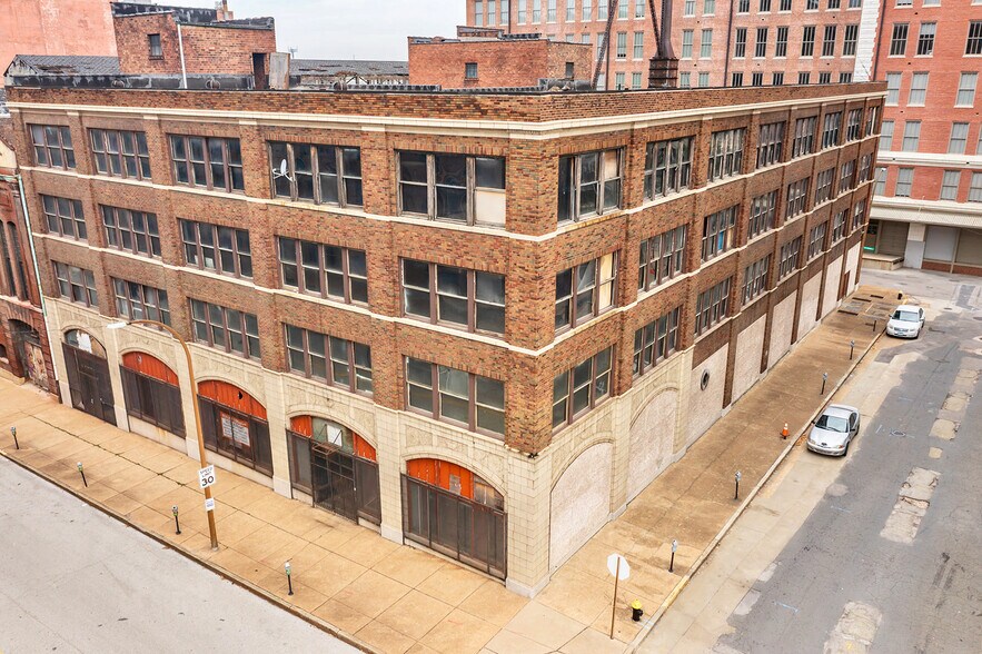 More Photos Of 1701-1709 Locust St, Saint Louis Warehouse For Sale