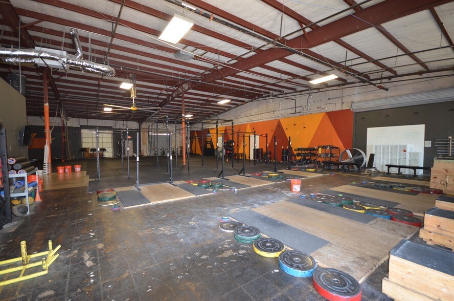 More Photos Of 5910 Techni Center Dr, Austin Light Distribution For Lease