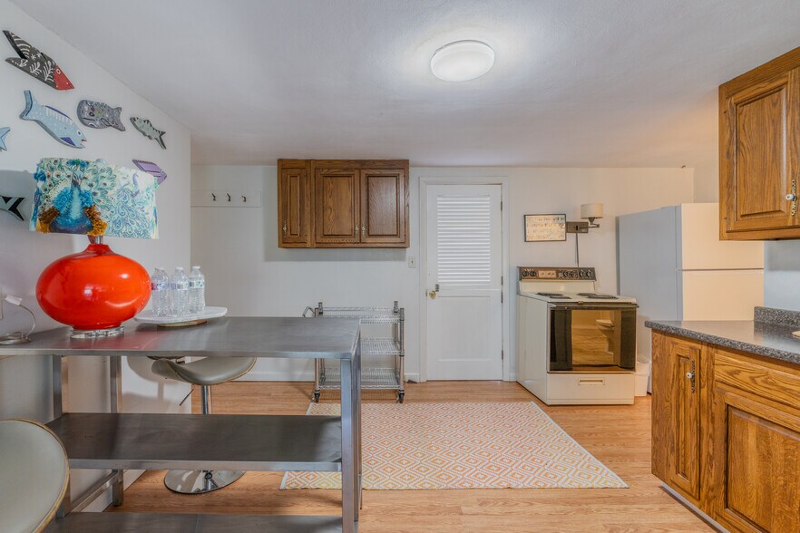 More Photos Of 2041 Harpswell Islands Rd, Bailey Island Hotel For Sale