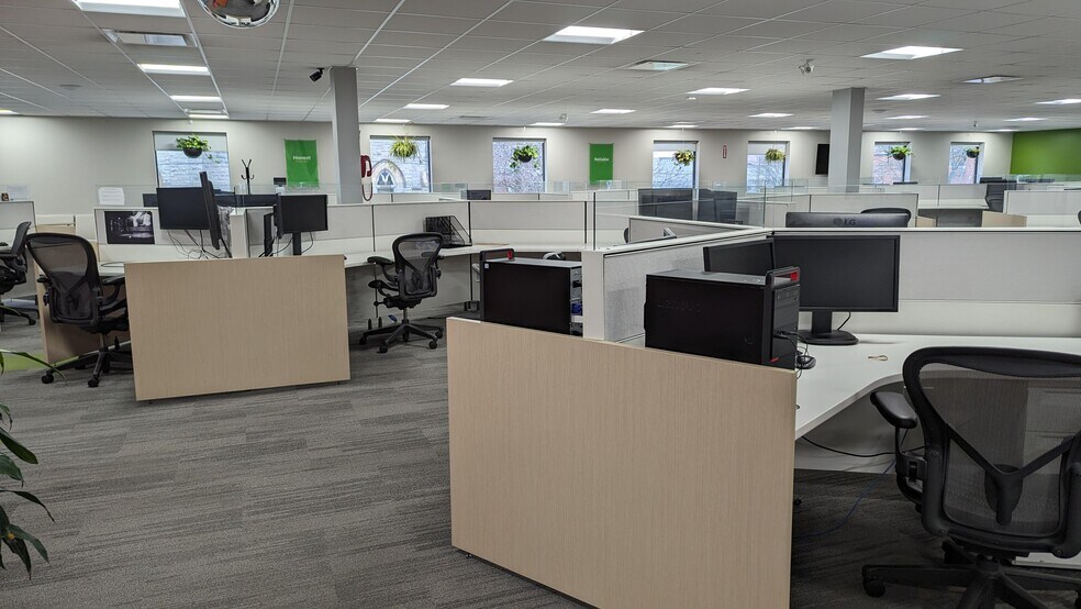 More Photos Of 700 York St, London Office For Lease