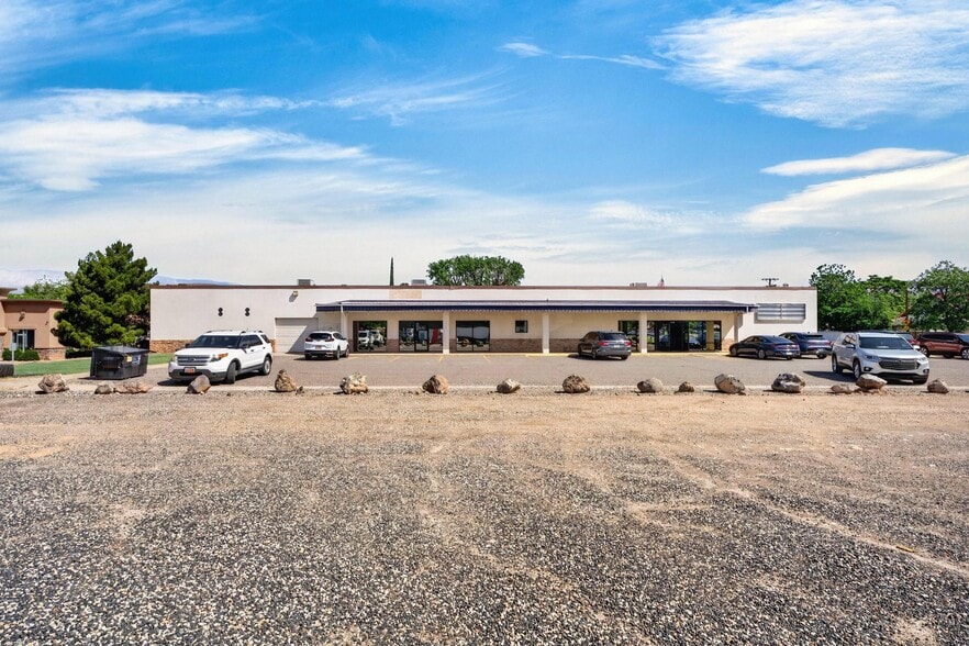 More Photos Of 75 N 200 W, Hurricane Freestanding For Sale