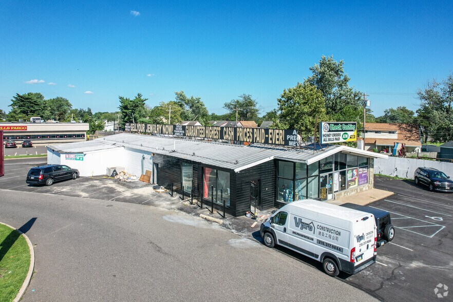 Primary Photo Of 4034 Veterans Hwy, Levittown General Retail For Sale