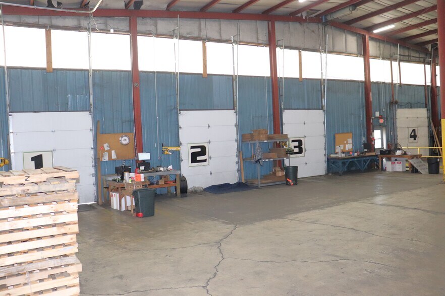 More Photos Of 35 Rose Morrow Rd, Wantage Manufacturing For Lease