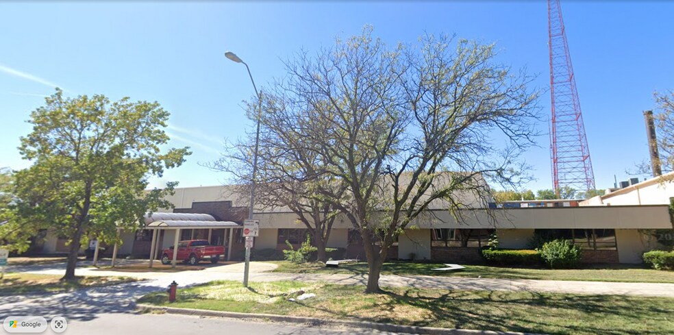 More Photos Of 3122 Gillham Plz, Kansas City Warehouse For Lease