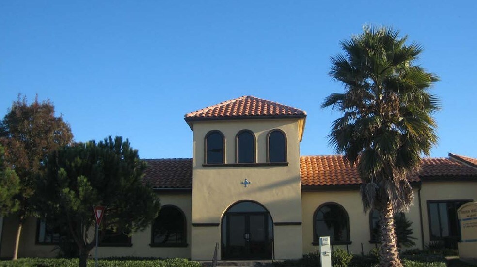 Primary Photo Of 1970 Lake Blvd, Davis Medical For Sale