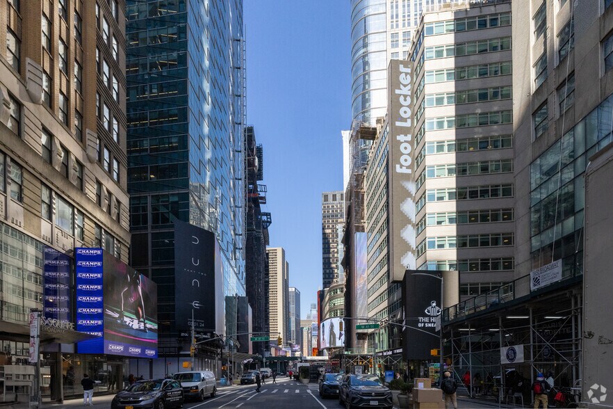 More Photos Of 1460 Broadway, New York Coworking Space
