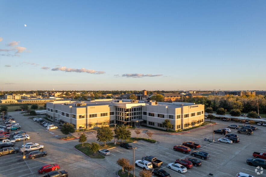 More Photos Of 1904 Grand Parkway W, Katy Office For Lease