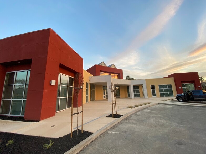 More Photos Of 3361 Walnut Blvd, Brentwood Unknown For Lease