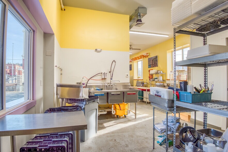 More Photos Of 206 Main St, Berlin Office For Sale