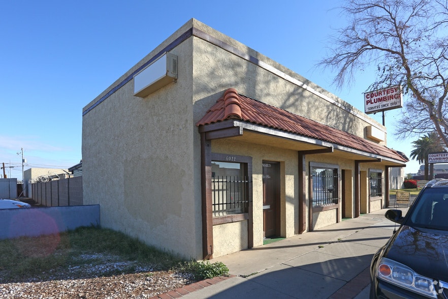 More Photos Of 6018 W Glendale Ave, Glendale General Retail For Sale