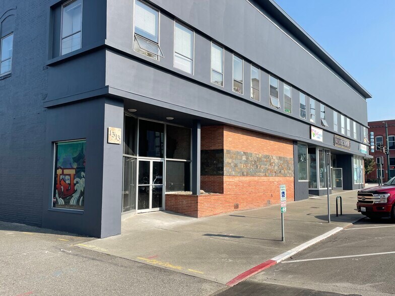 More Photos Of 1313 Hewitt Ave, Everett Storefront Retail Residential For Lease