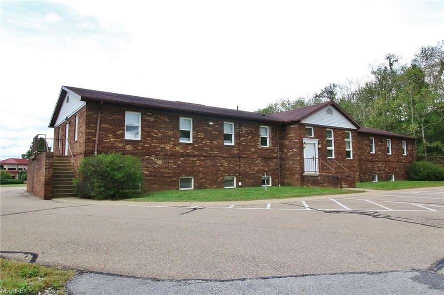 More Photos Of 172 S Friendship Dr, New Concord Medical For Sale