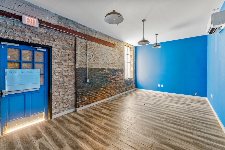 More Photos Of 122 E Laurel St, Mullins Industrial For Sale