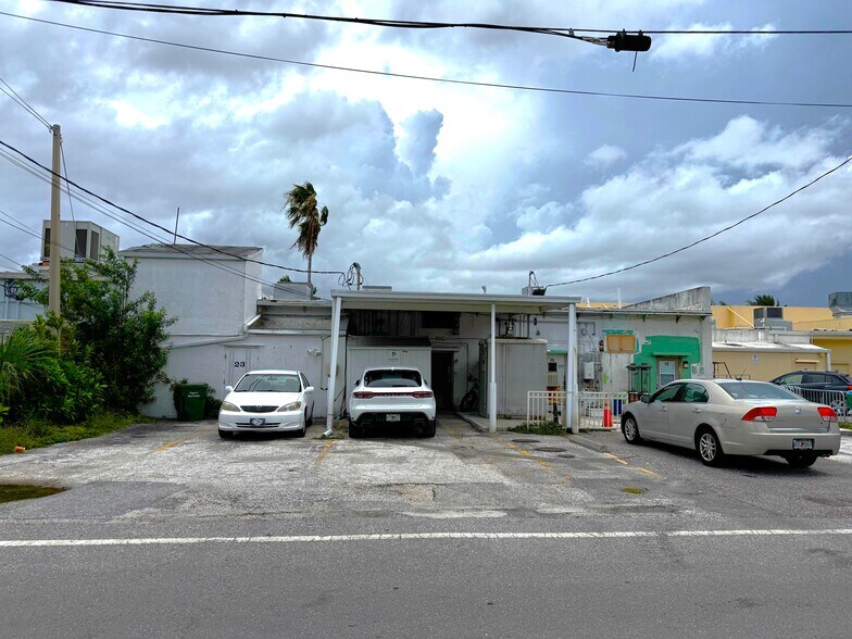 More Photos Of 19-23 N Blvd Of Presidents, Sarasota Storefront For Lease