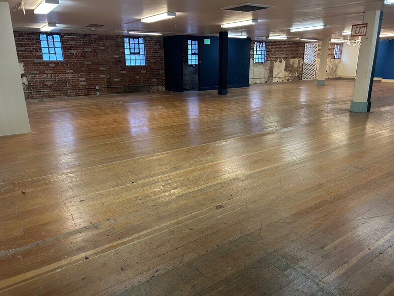 More Photos Of 119 Petaluma Blvd, Petaluma Storefront For Sale