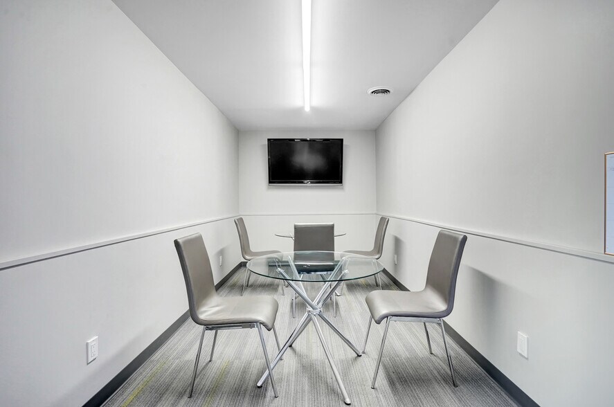 More Photos Of 1710 E 12 Mile Rd, Royal Oak Coworking Space