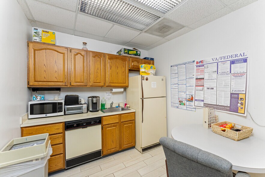 More Photos Of 14325 Willard Rd, Chantilly Office For Lease