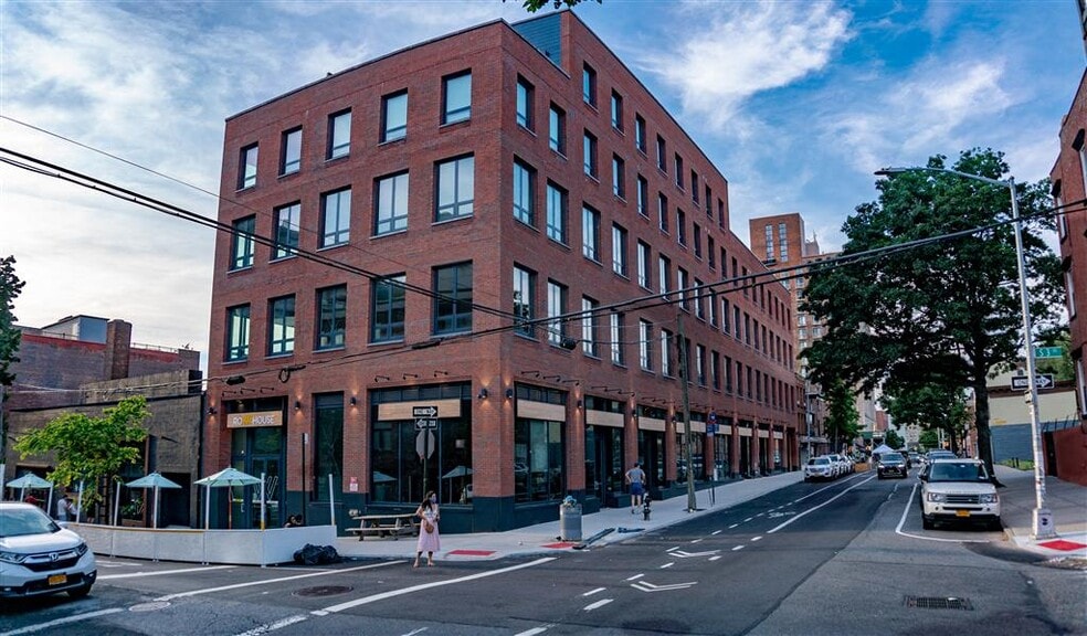 More Photos Of 360 Wythe Ave, Brooklyn Apartments For Lease