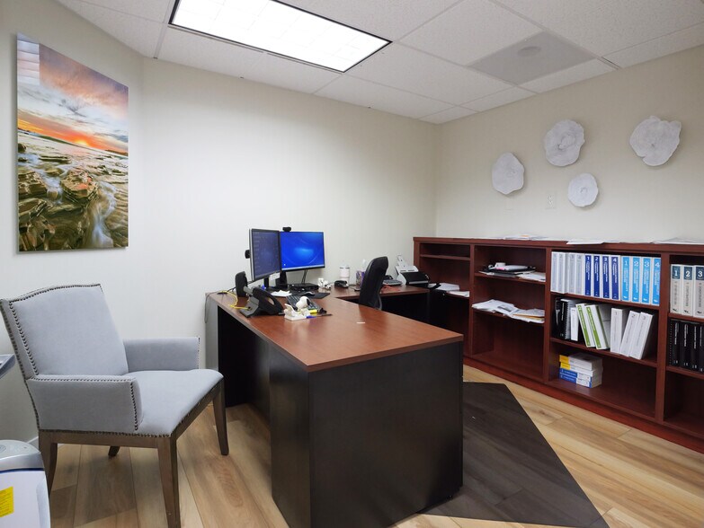 More Photos Of 25550 Hawthorne Blvd, Torrance Medical For Sale