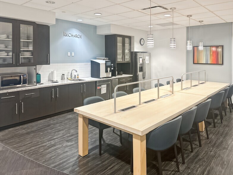 More Photos Of 1 Pierrepont Plz, Brooklyn Coworking Space