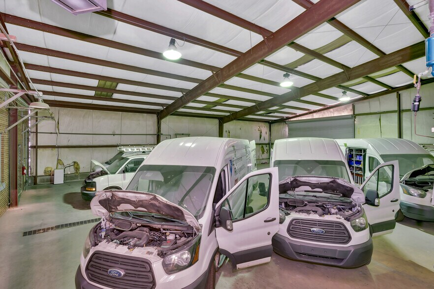 More Photos Of 2555 Cannon Ave, Chattanooga Manufacturing For Lease