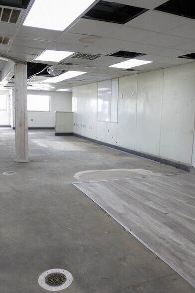 More Photos Of 6280 Highway 281, Three Rivers Fast Food For Sale