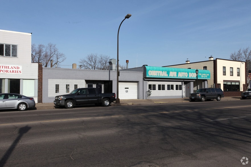 More Photos Of 2626 Central Ave NE, Minneapolis Auto Dealership For Sale