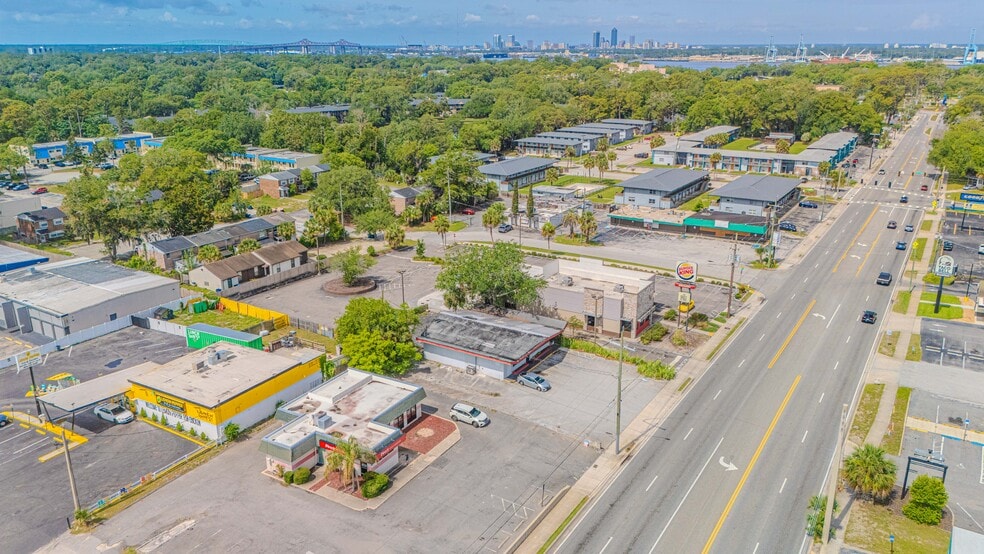 More Photos Of 5940 Merrill Rd, Jacksonville Storefront For Sale