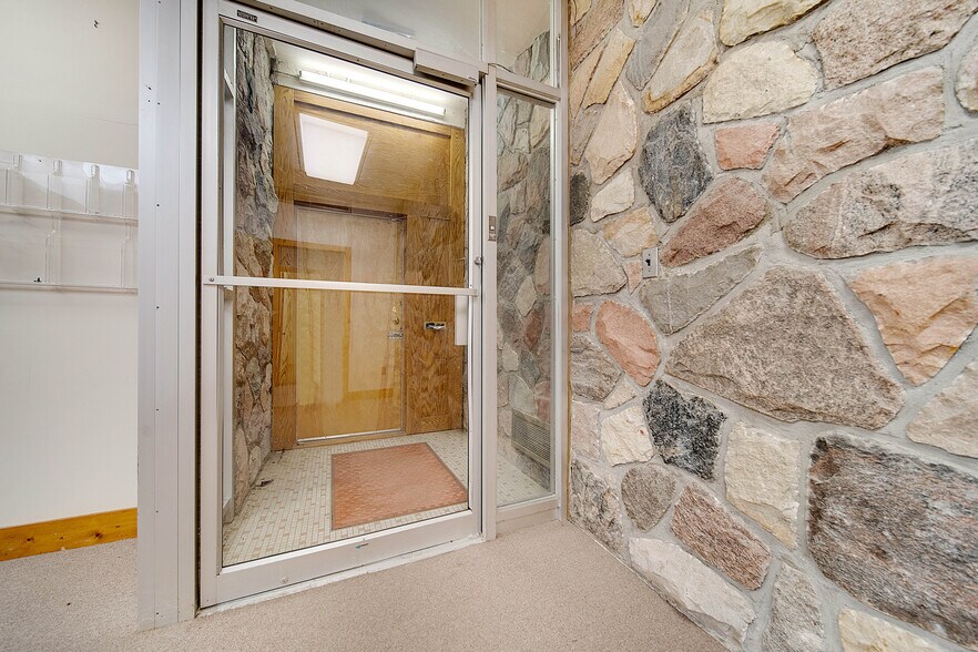 More Photos Of 19711 Greenfield Rd, Detroit Religious Facility For Sale